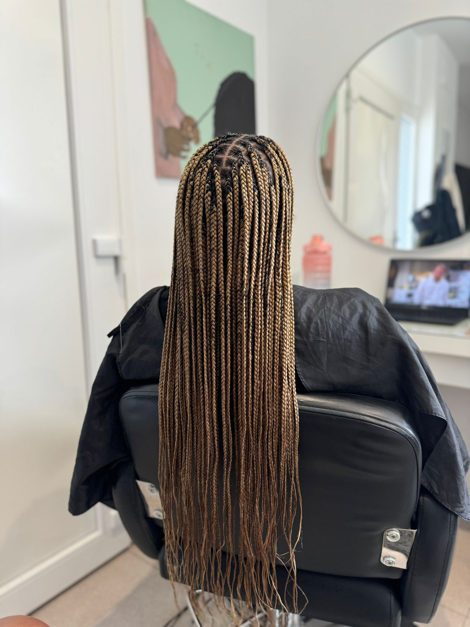 Micro braids finas y largas en tono miel